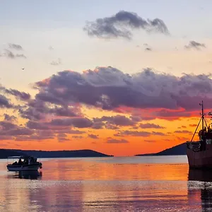 https://apartments-a-nu.hotels-in-trogir.com