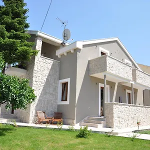 4* Guest house Lucica