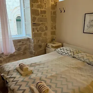 https://four-towers-apartment.primorje-gorskikotar.com