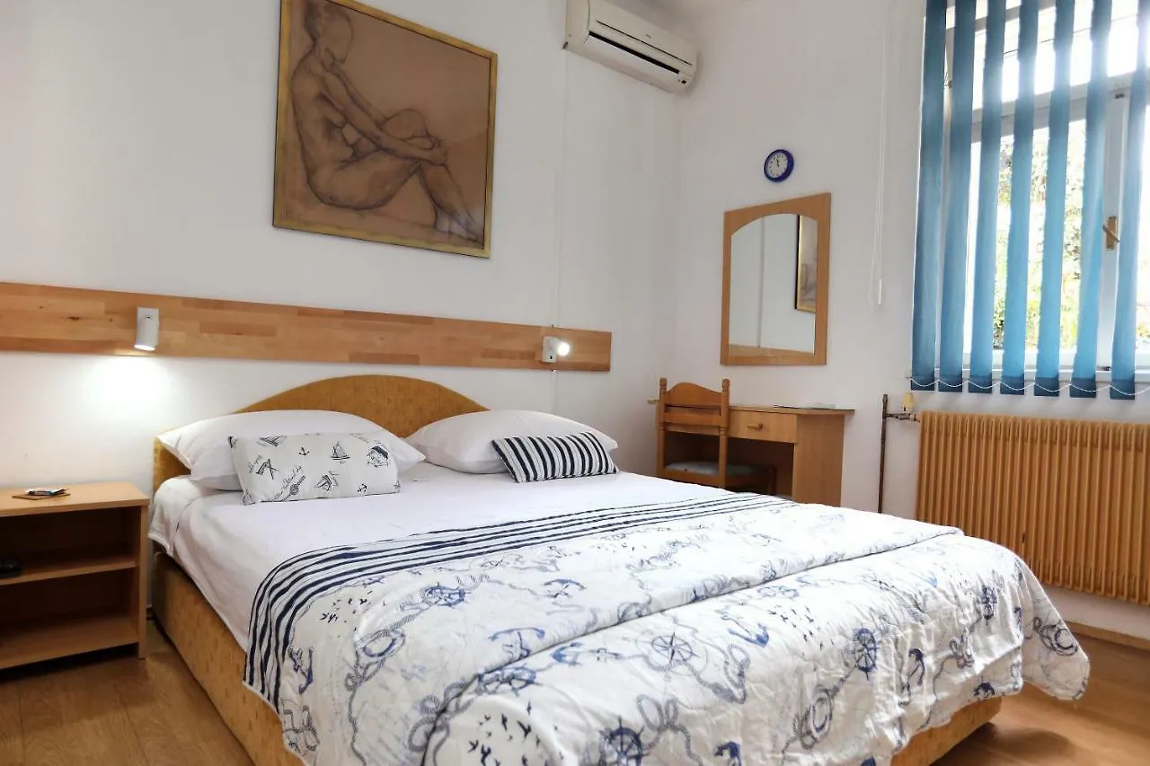 Stela Apartments Trogir 3*,
